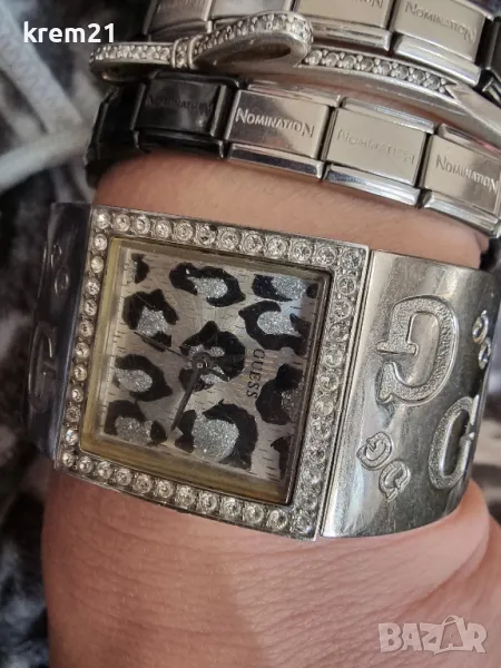 Guess дамски часовник тип гривна, снимка 1