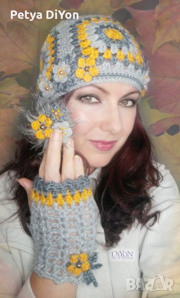 Плетен дамски комплект шапка ръкавици и брошка, снимка 1