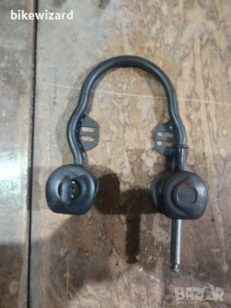 Ключалка / катинар за задната гума за велосипед + един ключ, снимка 1