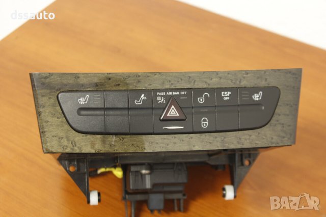 Панел с бутони Mercedes W211 A2116800552 E320 E500