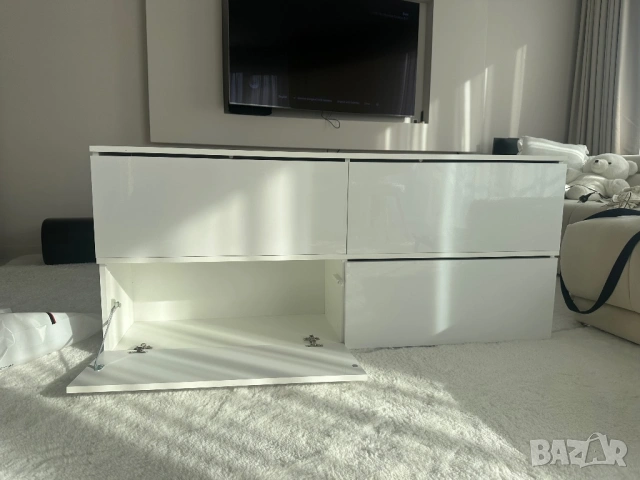 Тв шкаф , бял с бял лак, с пуш бутон, снимка 5 - Шкафове - 54225360