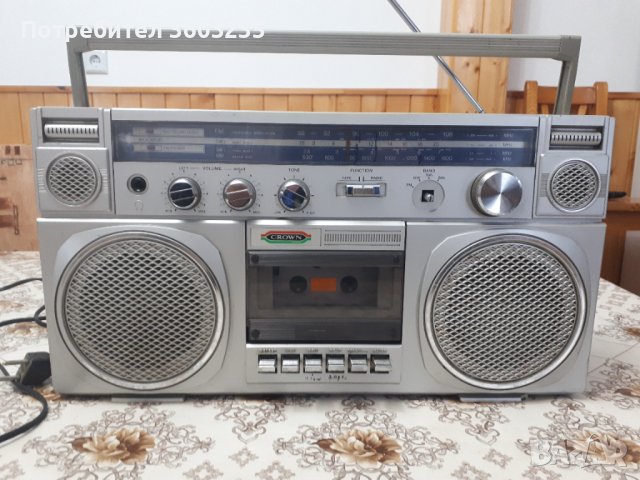 Радио касетофон KROWN , снимка 1 - Радиокасетофони, транзистори - 44379938
