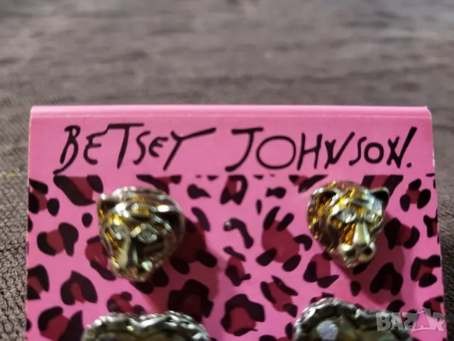 Комплект обеци Betsey Johnson , снимка 3 - Обеци - 48711958