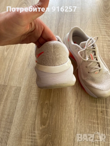 Дамски маратонки Nike, снимка 3 - Маратонки - 52429258
