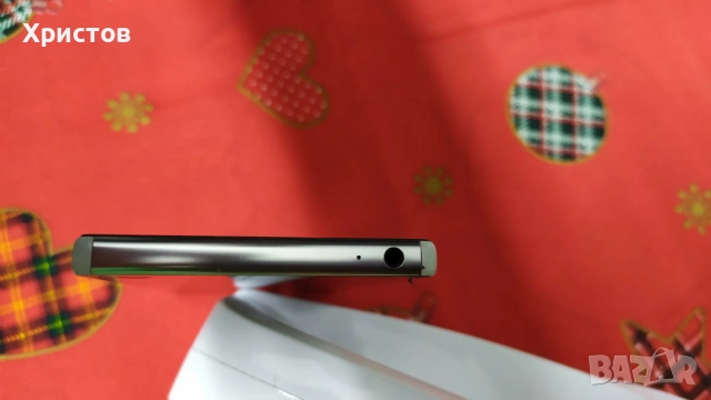 Супер тънък метален телефон SONY с ОГЛЕДАЛЕН гръб отлично работещ от чужбина, снимка 2 - Sony - 53224079