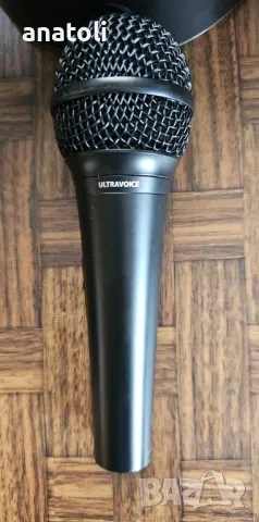 вокални динамични микрофони BEHRINGER Ultravoice XM1800s работи от Германия , снимка 4 - Микрофони - 49460747