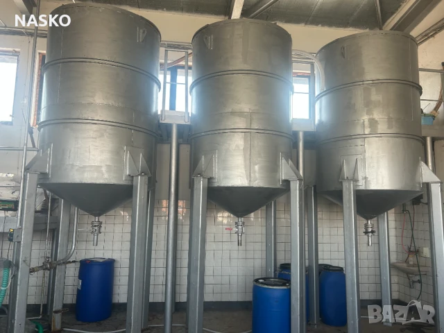 Метални резервоари / цистерни / съдове по 5000 литра - с кран и платформа, снимка 1