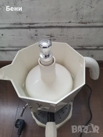 Продавам еспресо кафемашина Bialetti , снимка 2 - Кафемашини - 55960095
