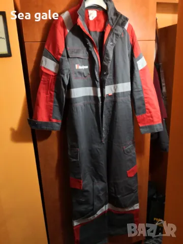 Работен гащеризон,яке и предпазна шапка