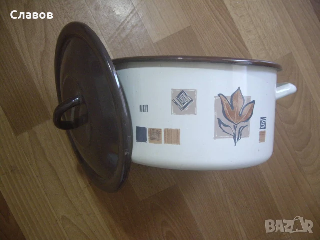 Нова емайлирана тенджера 5 л 20 см