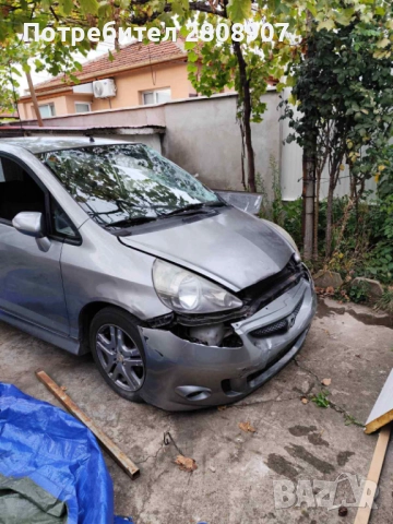 Продава Хонда Джаз (удар)