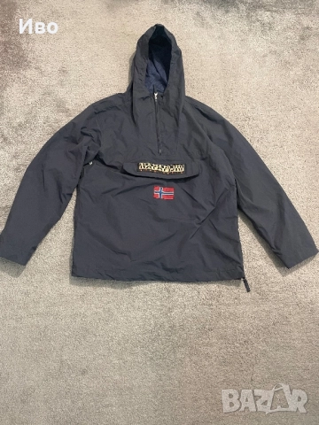 Оригинално яке на Napapijri като ново