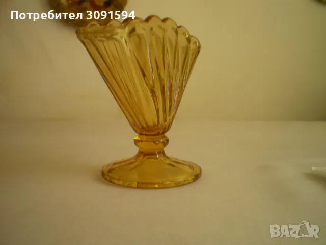 Ваза салфетник красива и трудна за намиране форма  цвят карамел, снимка 5 - Антикварни и старинни предмети - 50078456