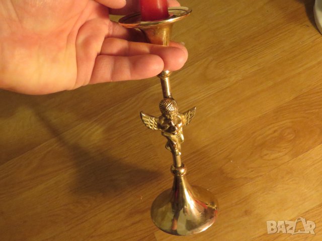 Старинен бронзов църковен свещник с ангелче, херувим  20,5 см. - запалете свещ и с молитвите си, снимка 2 - Антикварни и старинни предмети - 39877072