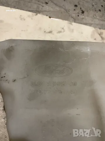 Казанче течност за чистачки с помпичка - Ford Fiesta 1.4TDCI 2008-2012, снимка 3 - Части - 48559680