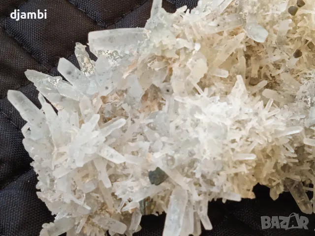 № 135,Кварц,Кварцова друза,Кварц със сфалерит и хлорит,Кристали,Минерали,Родопи,, снимка 4 - Декорация за дома - 47671412