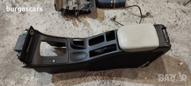 Подлакътник Saab 9-5 - 60лв., снимка 2 - Части - 36768773