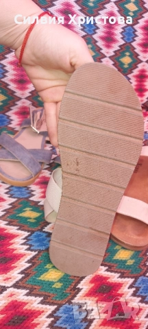 Продавам 2 броя дамски сандали номер 37, снимка 6 - Маратонки - 51785806