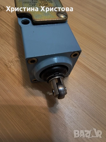 Краен изключвател Телемеханик Telemechanique XC2-JC, снимка 8 - Други машини и части - 50253470