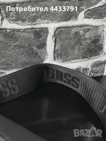 Hugo Boss чанта тип банан , снимка 3 - Чанти - 52826541