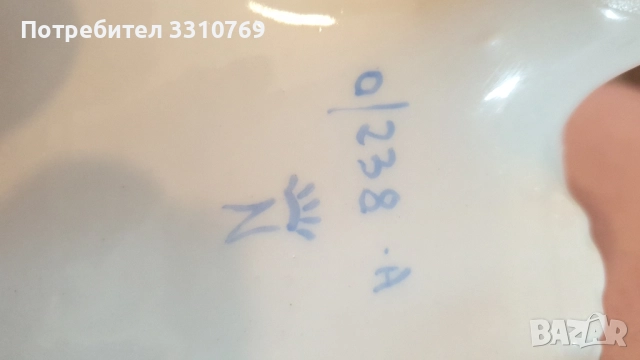 Прекрасен порцеланов часовник Каподимонте. , снимка 4 - Стенни часовници - 52623367