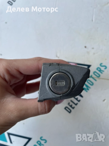 Патрон за предна лява врата 2GM837167 от Volkswagen T-Cross 1.0 TSI, двигател DLAA, 110 кс.