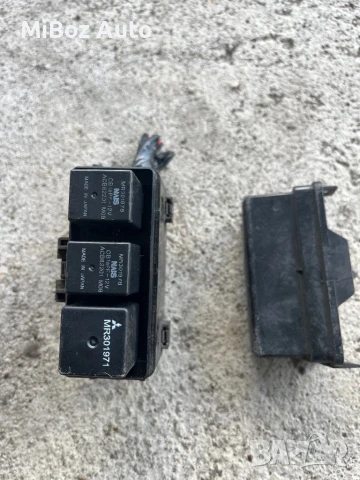 Кутия релета Мицубиши Аутлендър 2 Mitsubishi Outlander (2006-2012)