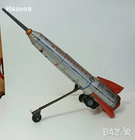 Стара унгарска ламаринена играчка ракета, снимка 2 - Колекции - 54016094