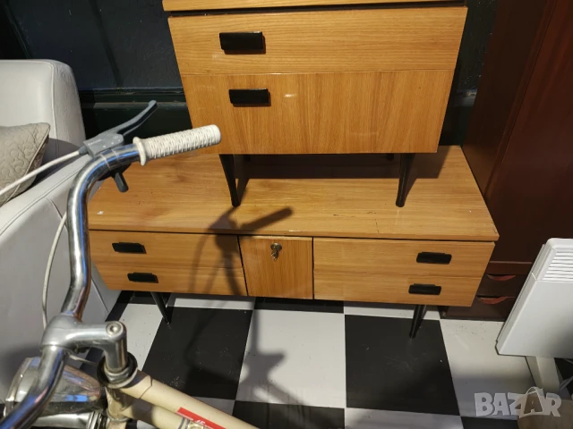 Арт Деко елегантни  мебели светъл боров фурнир и черни акценти, снимка 3 - Шкафове - 50992117