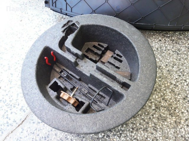 Кора за багажник и леген за резервна гума Тойота Авенсис / Toyota Avensis, снимка 2 - Аксесоари и консумативи - 30245872