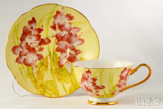 Красиви чаши за кафе и чай от костен порцелан с цветя