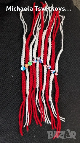 Мартеници ръчно плетиво 