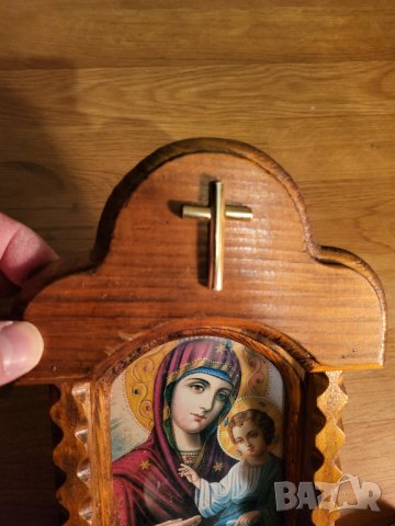 Старинен православен иконостас  с кандило дърворезба  Богородица и младенеца, Дева Мария икона, снимка 3 - Антикварни и старинни предмети - 40352663