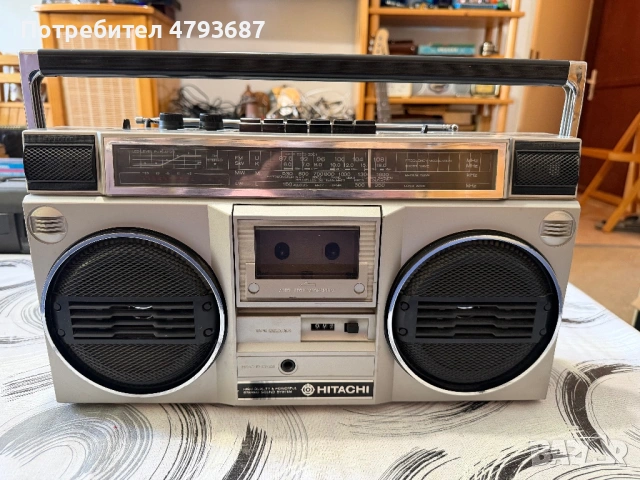 Касетофон Hitachi