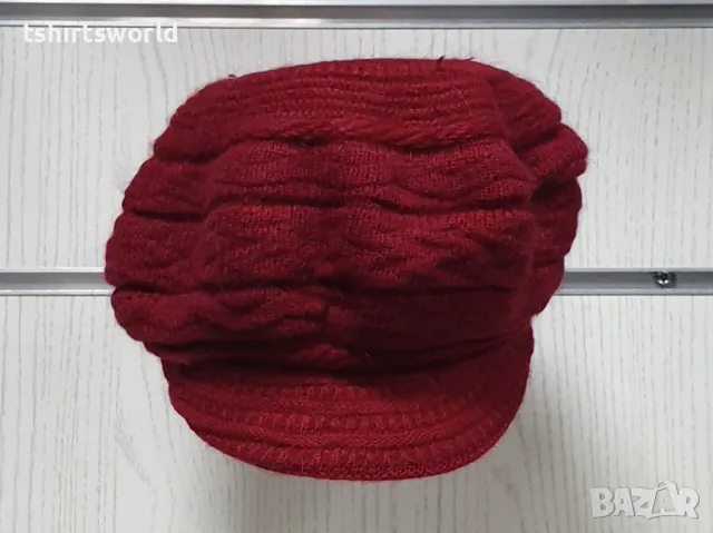 Нова зимна дамска шапка с козирка Ангора в червен цвят, снимка 3 - Шапки - 48194741