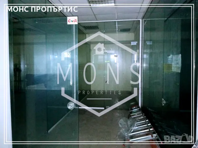 Два магазина за продажба в центъра на гр. Велико Търново, в близост до  Паметника на обесените.