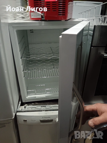 Винен хладилник Klarstein (60L)