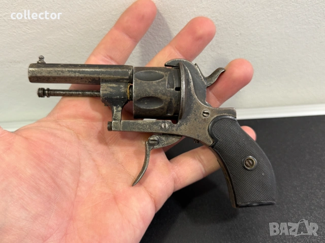 Автентичен щифтов револвер - Лефуше. №8086, снимка 2 - Антикварни и старинни предмети - 54080943