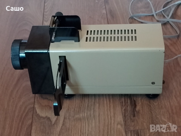 Прожекционен апарат , снимка 2 - Други ценни предмети - 49133144