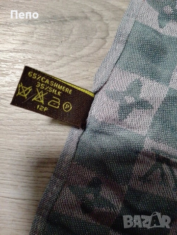 Шал Louis Vuitton , снимка 2 - Шалове - 52795480