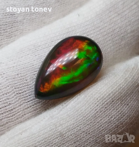 Голям черен опал с патерн Медна пита и впечатляващи отблясъци 9.22кт.! Нов!, снимка 3 - Други - 50925535