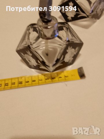  Арт Деко -1920г"Кристални бутилки за парфюми с  декорация цветя - арт деко"  , снимка 2 - Антикварни и старинни предмети - 42794251