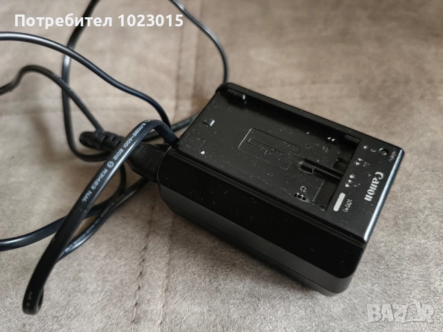 зарядно с кабел и батерия Canon CA-920, снимка 2 - Батерии, зарядни - 52668285