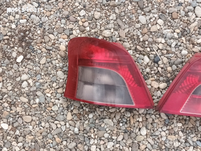 ляв и десен стоп за тойота ярис 05 + TOYOTA YARIS, снимка 2 - Части - 51764110