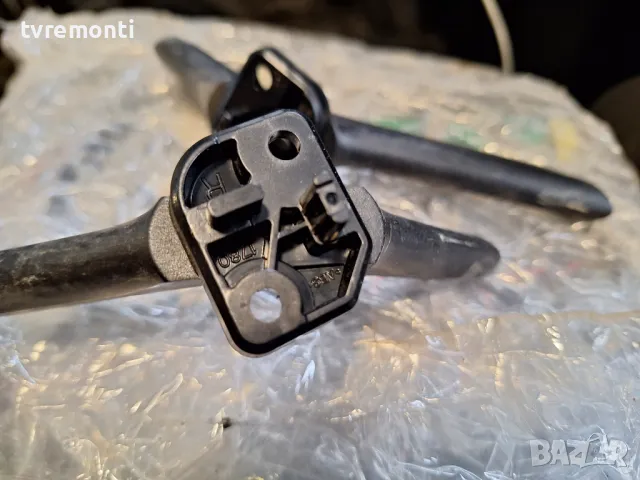 оригинална стойка за телевизор HISENSE модел 32A4BG, снимка 2 - Стойки, 3D очила, аксесоари - 48113673