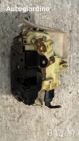 Брава за врата на VW Polo 2005 - POMTPE, снимка 2 - Части - 53066245