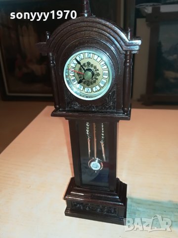 taiwan made clock-бакелит/антик, снимка 1 - Колекции - 29161944