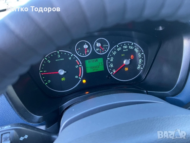 Форд Конект 1.8.90кс.Клима, снимка 8 - Автомобили и джипове - 53060620