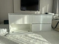 Тв шкаф , бял с бял лак, с пуш бутон, снимка 5
