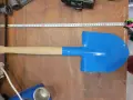 заострена (обла) градинска лопата с дървена дръжка., снимка 1